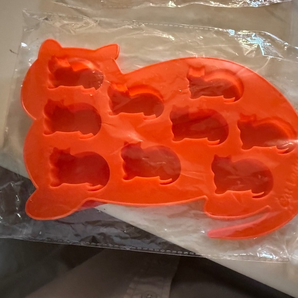 Cat Shaped Silicone Molds 2 - Picture 1 of 2